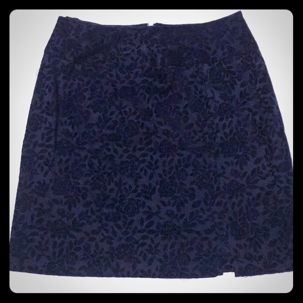 No brand dark blue floral skirt